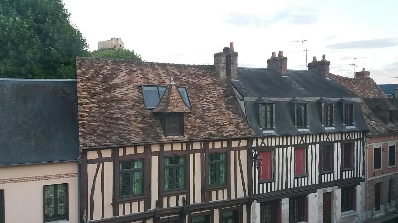 דירות לס אנדליס Le Charme Du Chateau מראה חיצוני תמונה